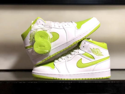 Air Jordan 1 Mid "White Green"