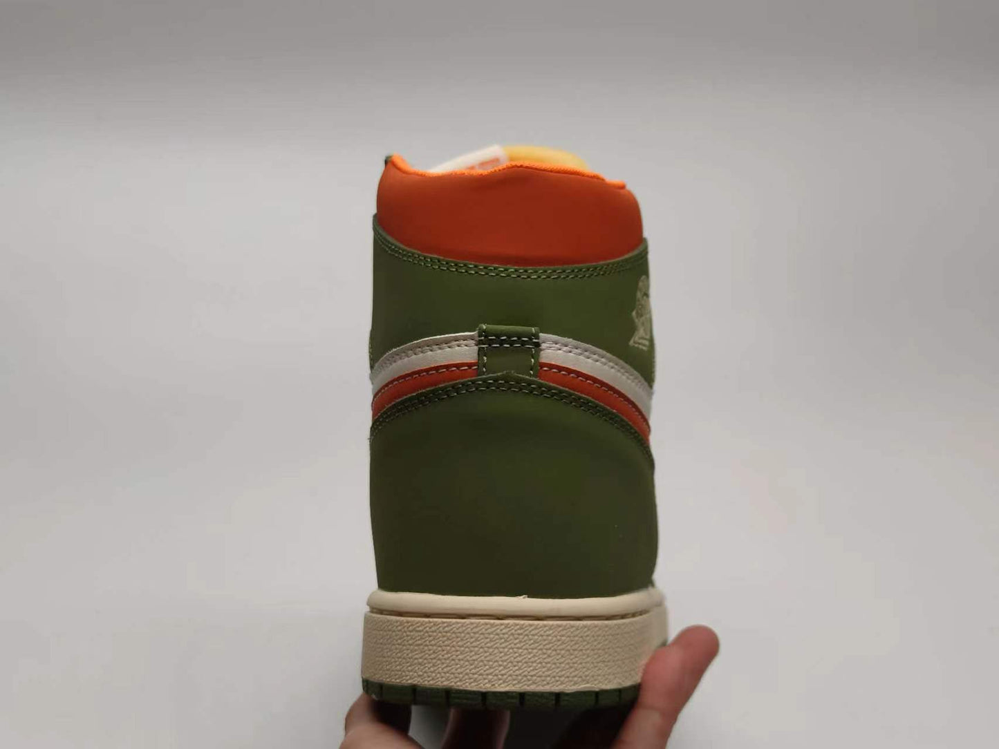 Air Jordan 1 Retro High OG "Green Spark"