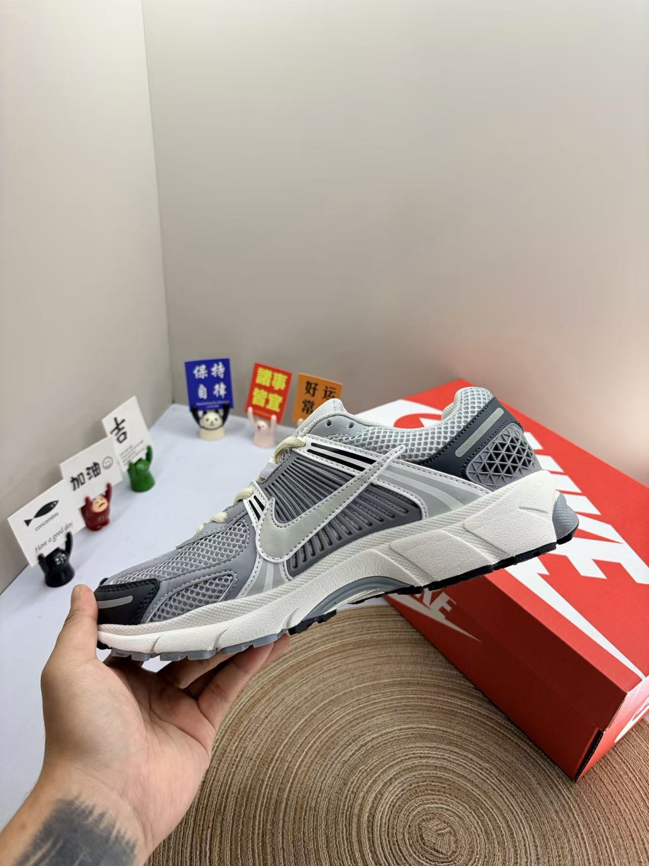Nike Zoom Vomero 5 in Silver Grey: Liquid Metal