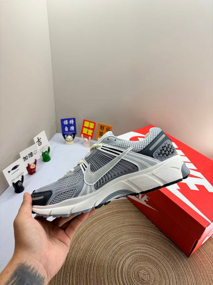 Nike Zoom Vomero 5 in Silver Grey: Liquid Metal