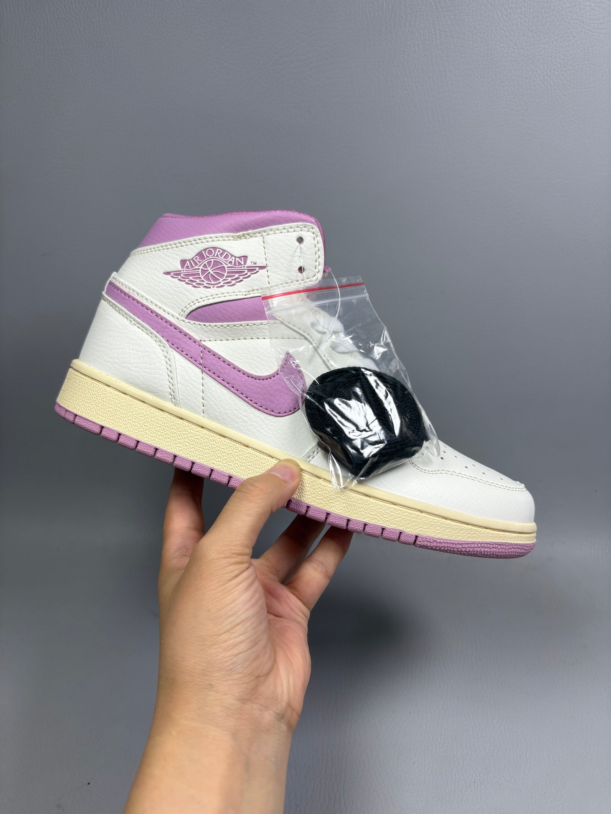 Air Jordan 1 Retro High OG 'White/Mauve/Violet'