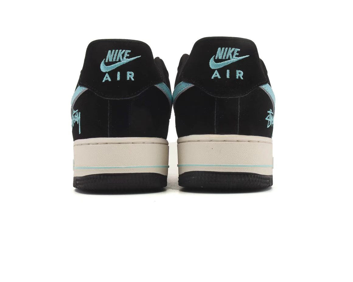 Nike Air Force 1 '07 in Black/Mint: Noir Fresco