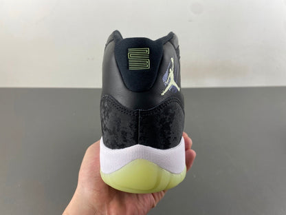 AIR JORDAN 11 RETRO "BLACK / VOLT"