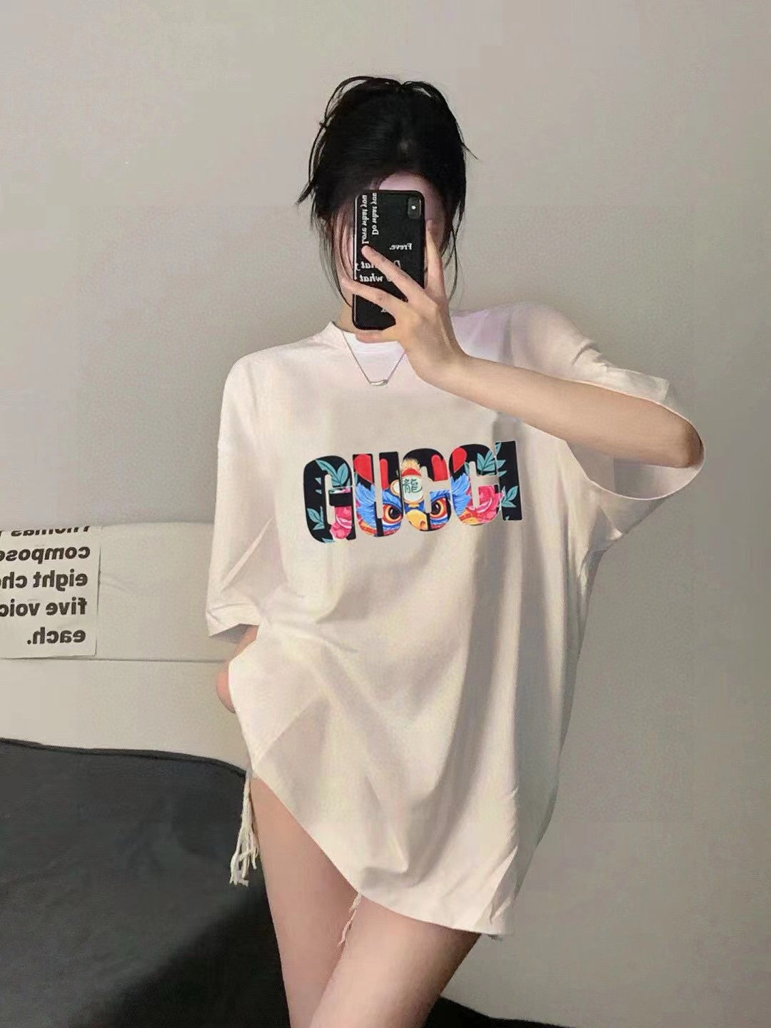 G*u*i graphic t-shirt (cream)