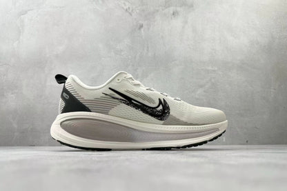 Nike ZoomX Vomero “White/Black” – Premium Cushioning, Classic Style