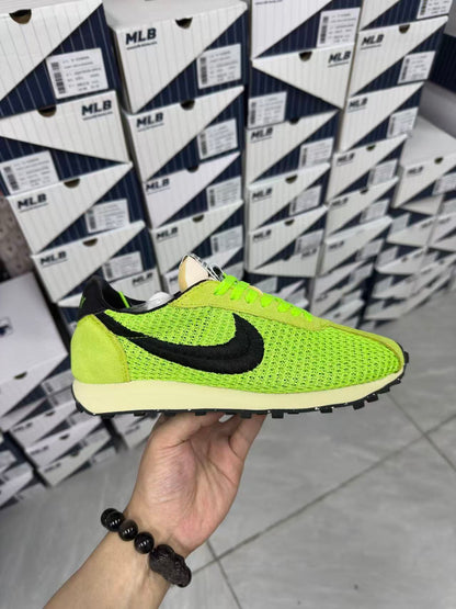 Nike Roshe Run in Green/Black: Forest Nocturne