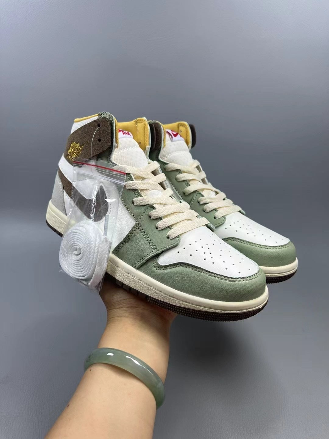 Air Jordan 1 Mid "Light Blue/White"