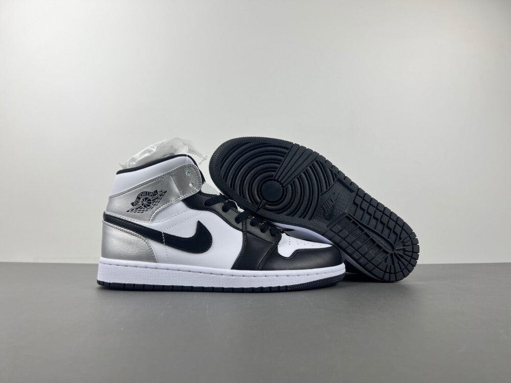Air Jordan 1 Mid 'Light Smoke Grey'