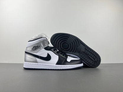 Air Jordan 1 Mid 'Light Smoke Grey'