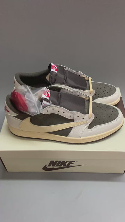 JORDAN 1 LOW x TRAVIS SCOTT REVERSE MOCHA