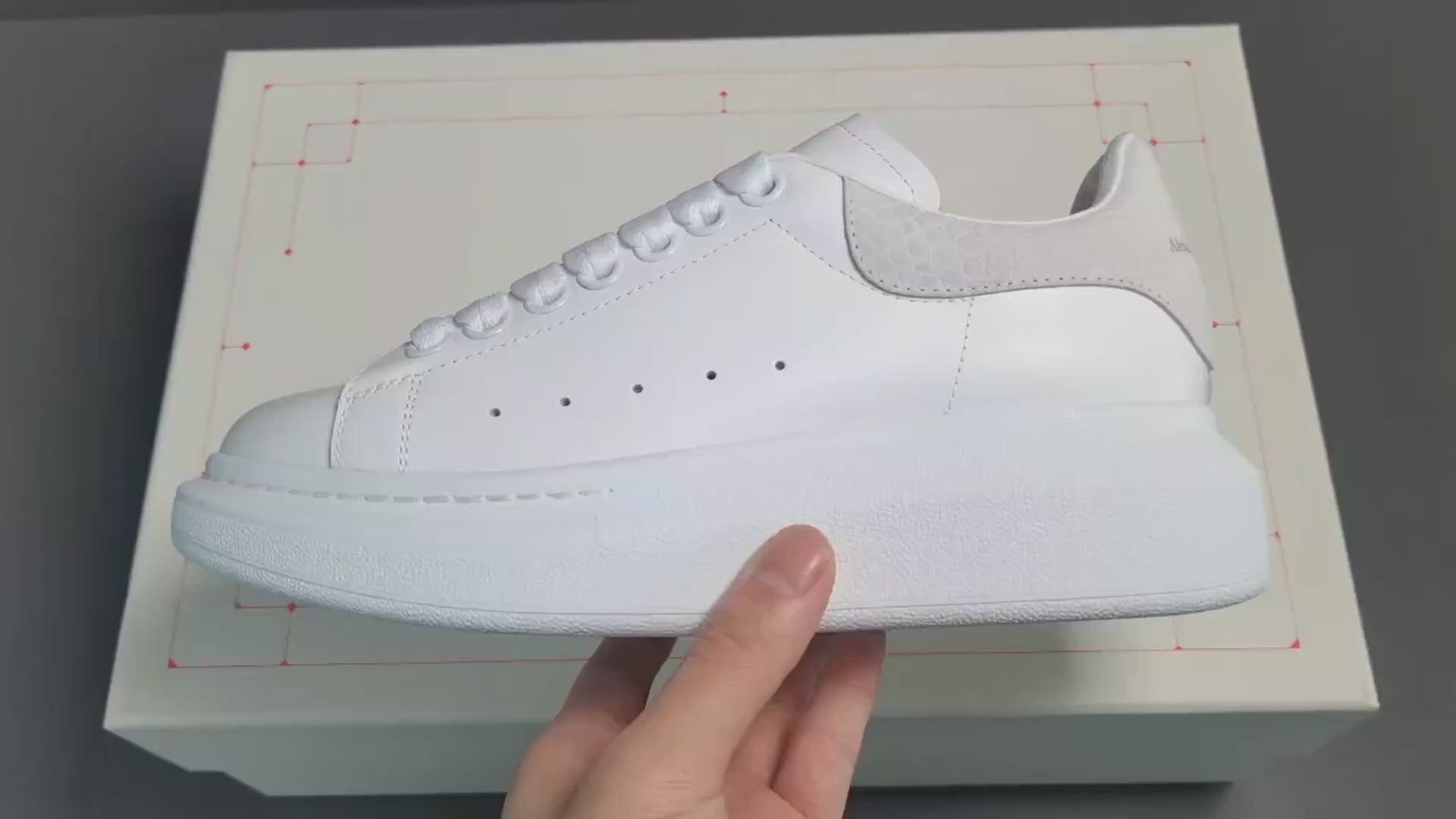 ALEXANDER MCQUEEN SNEAKERS x WHITE VANILLA - Prime Reps