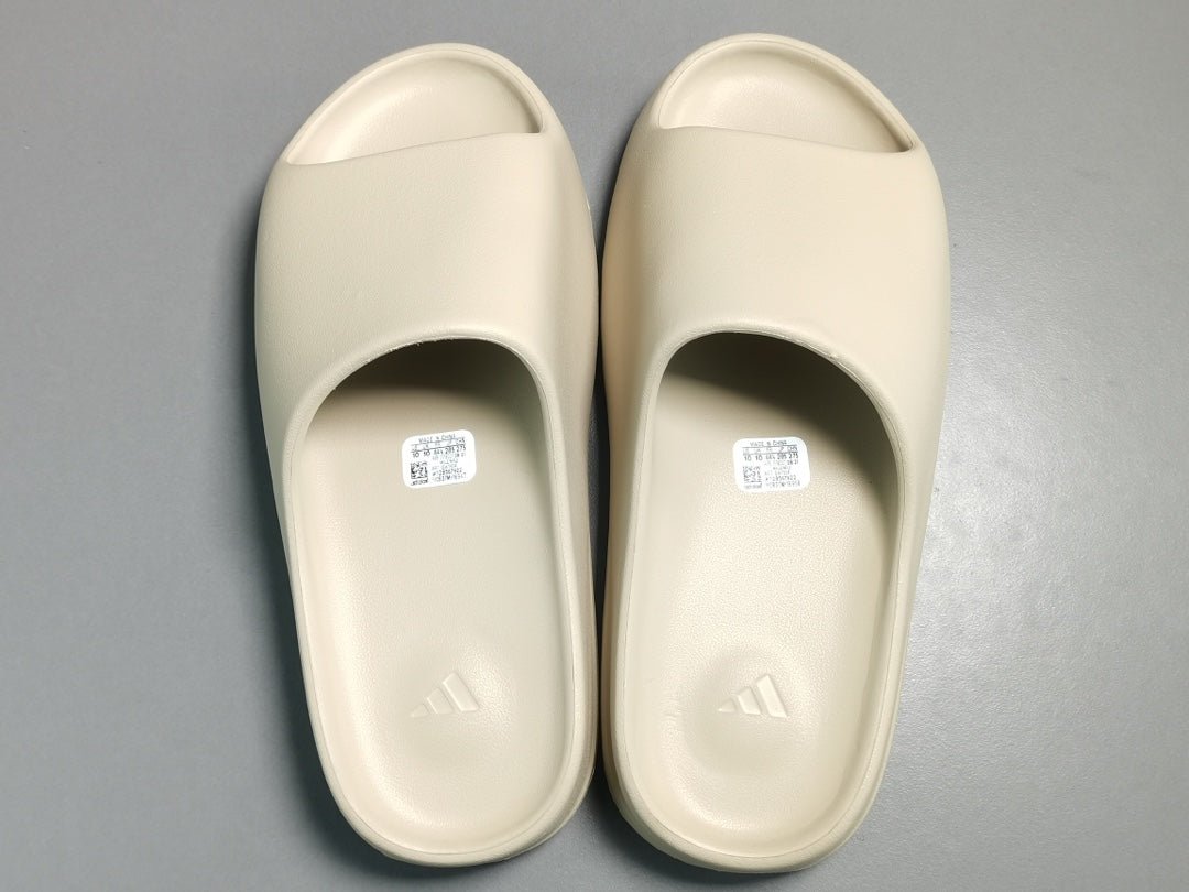 Yeezy slides women online bone