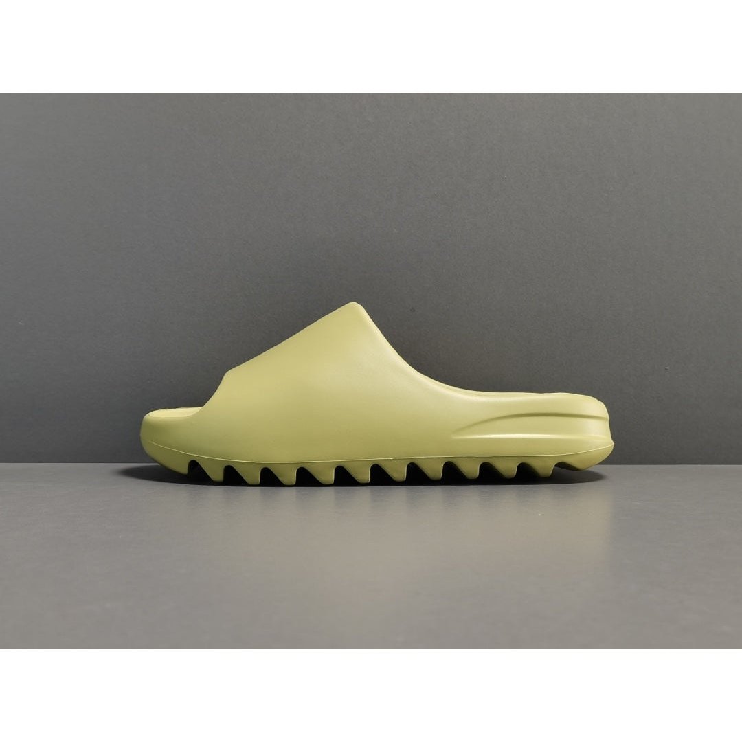 Ad*s yeezy slide x resin