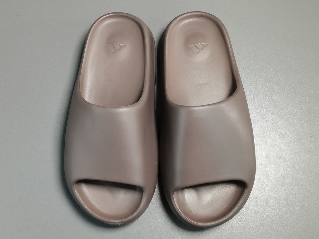 Yeezy x adidas sales slides