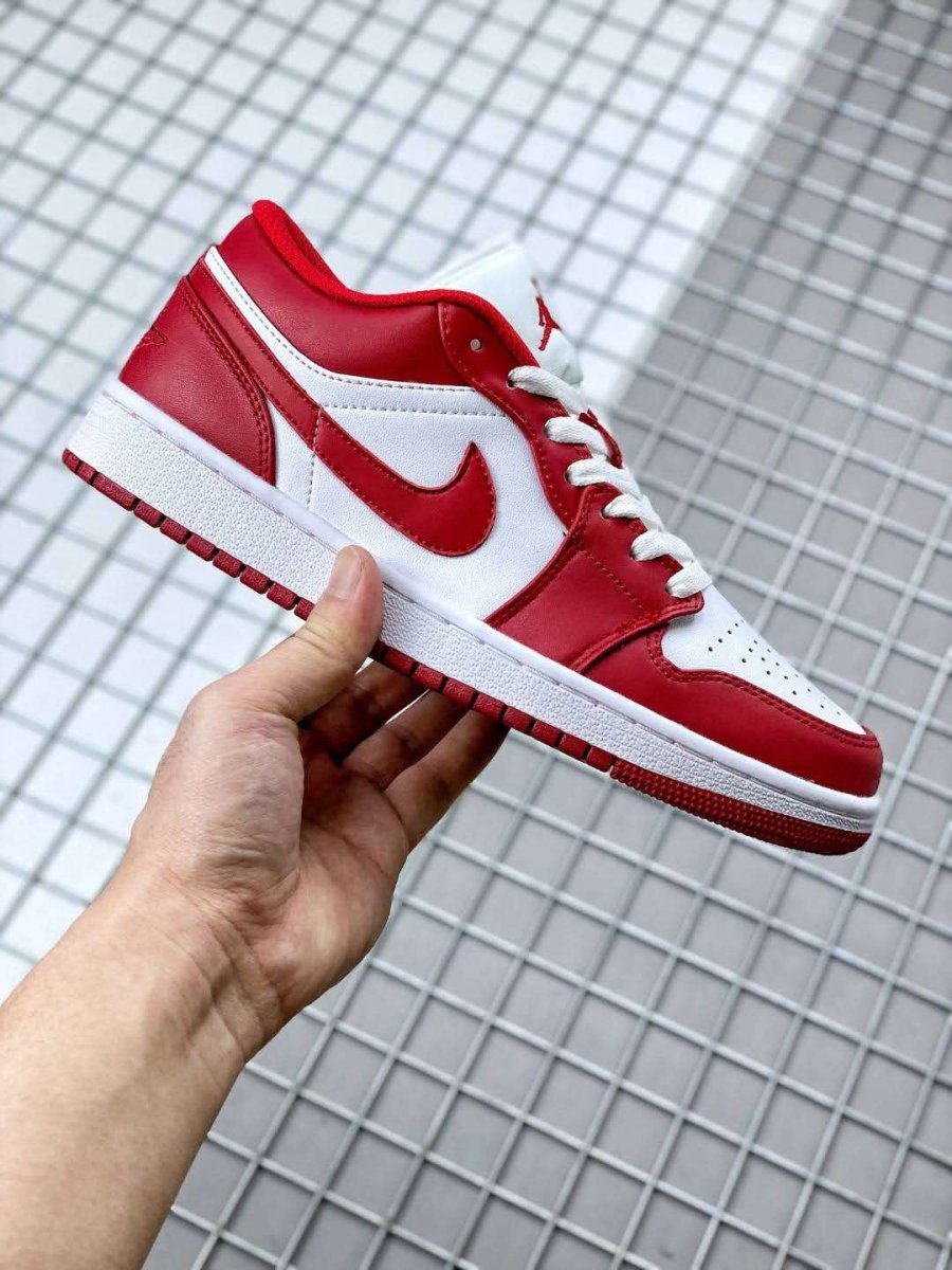 JORDAN 1 LOW x GYM RED WHITE