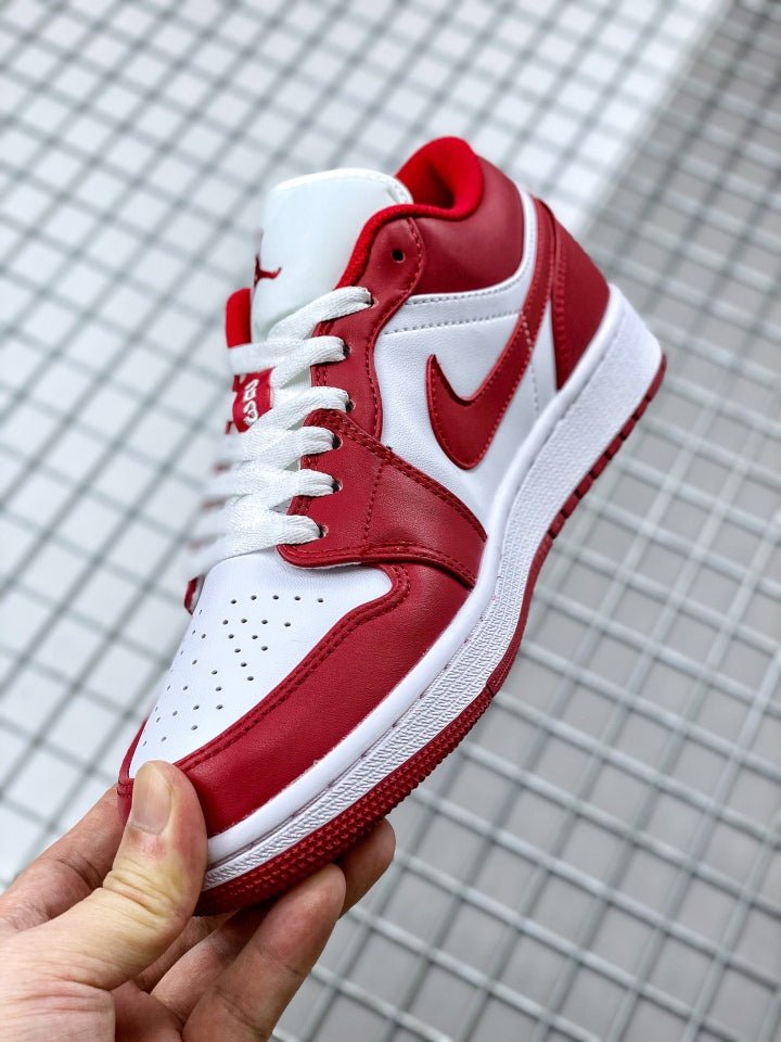 JORDAN 1 LOW x GYM RED WHITE