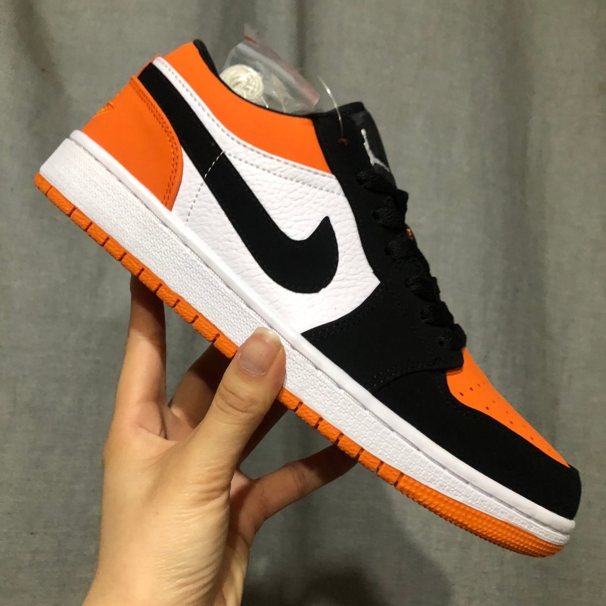 JORDAN 1 LOW x SHATTERED BACKBOARD