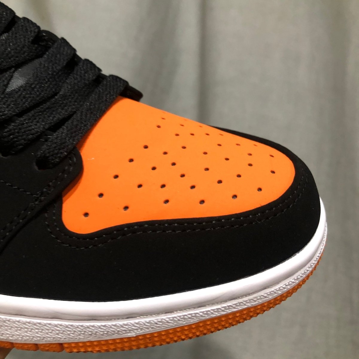 JORDAN 1 LOW x SHATTERED BACKBOARD