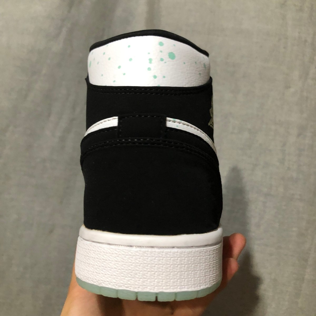 JORDAN 1 MID x BLACK MINT DOTS