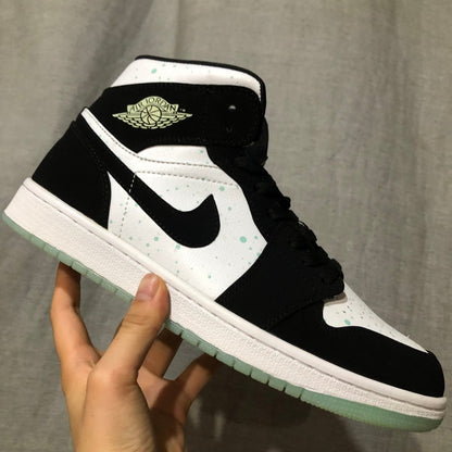 JORDAN 1 MID x BLACK MINT DOTS - Prime Reps