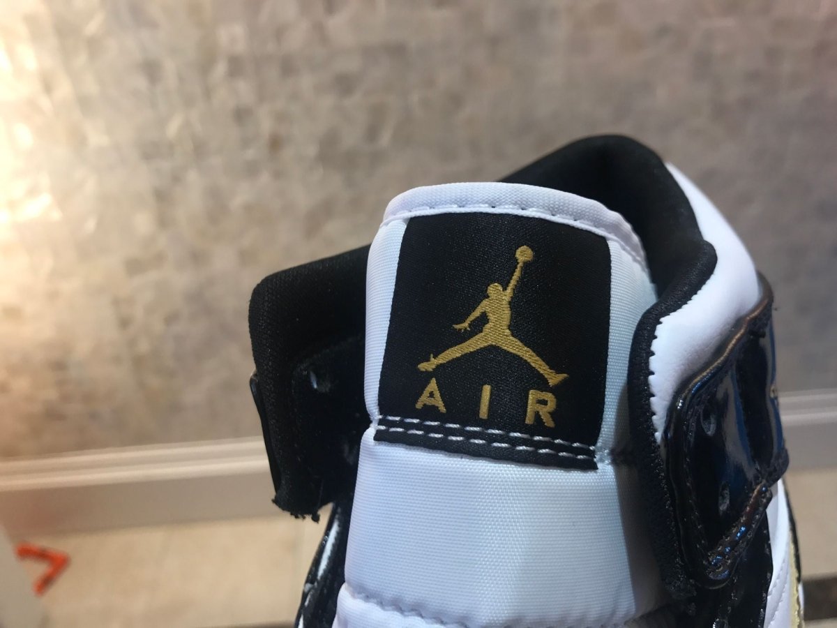 JORDAN 1 MID x PATENT BLACK WHITE GOLD