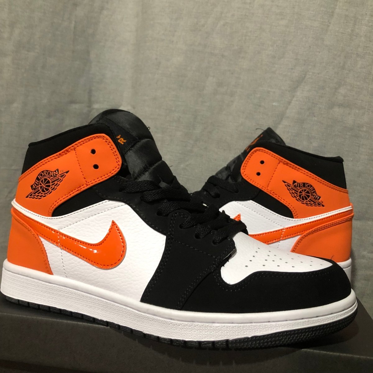 JORDAN 1 MID x SHATTERED BACKBOARD