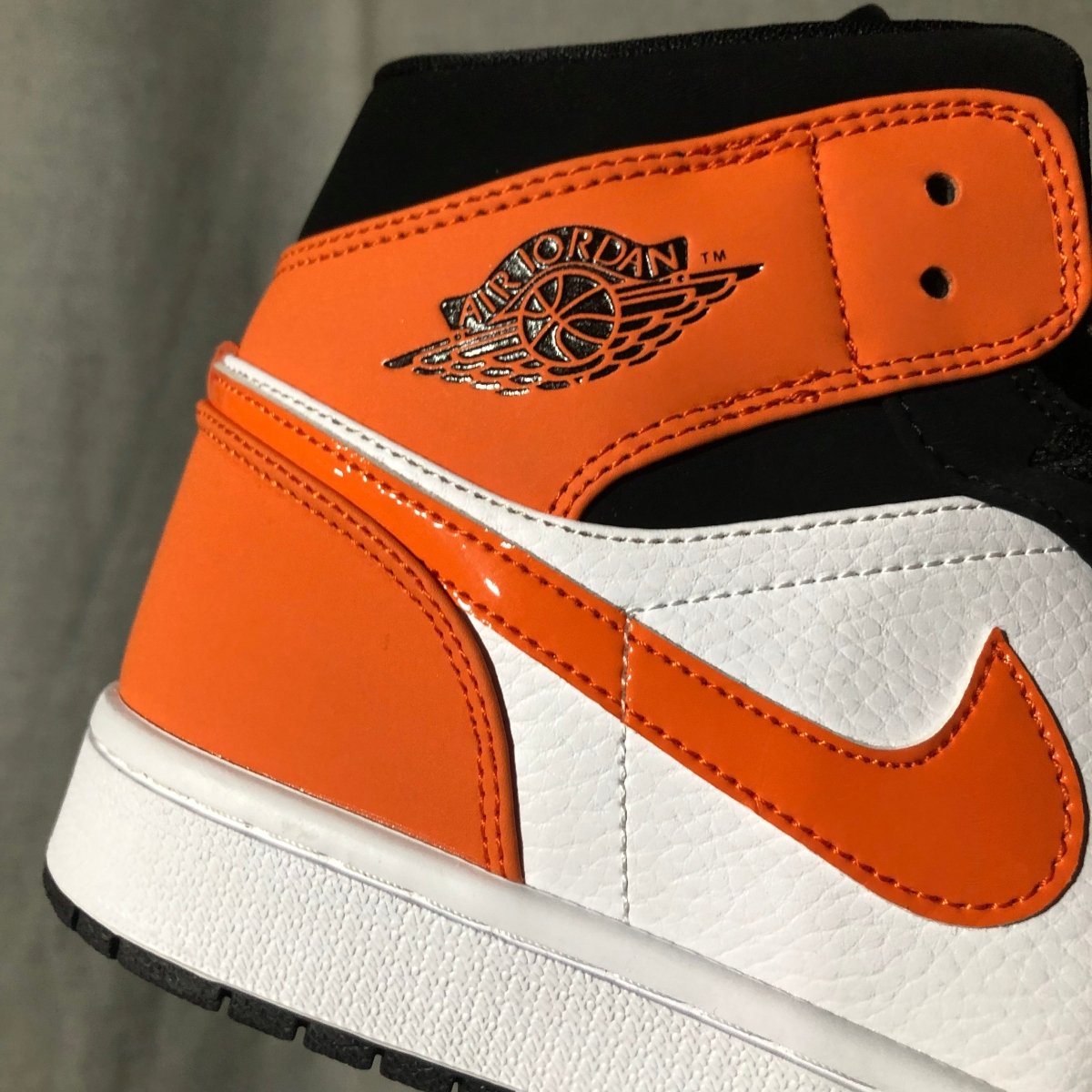 JORDAN 1 MID x SHATTERED BACKBOARD