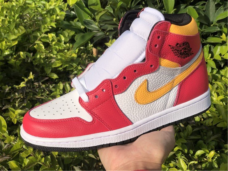 JORDAN 1 RETRO HIGH OG x LIGHT FUSION  RED