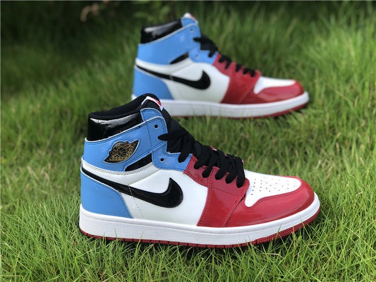 Air jordan 1 retro high outlet og unc to chicago