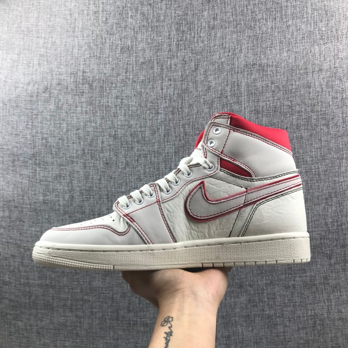 JORDAN 1 RETRO HIGH x PHANTOM GYM RED