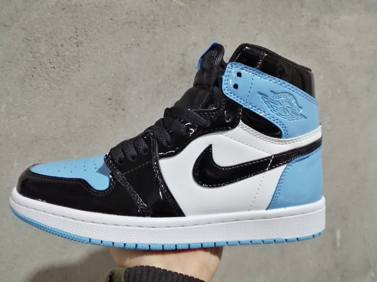 JORDAN 1 RETRO HIGH x UNC PATENT - Prime Reps