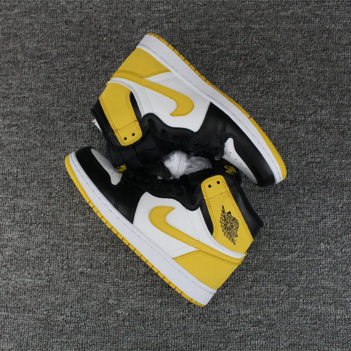 JORDAN 1 RETRO HIGH x YELLOW OCHRE