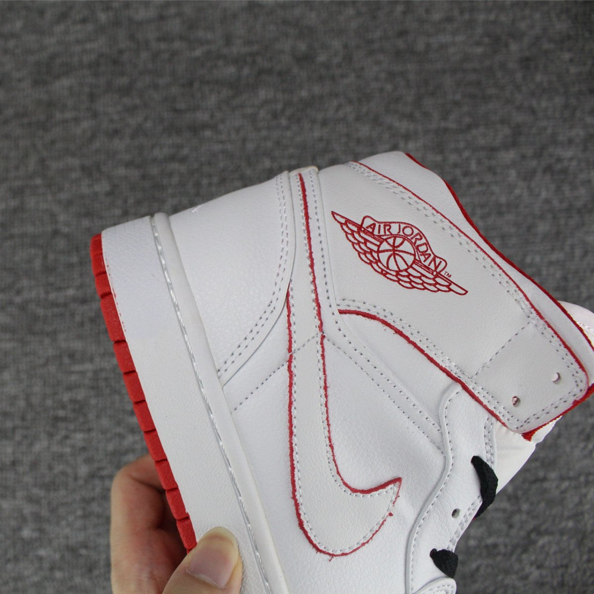 JORDAN 1 RETRO MID x WHITE GYM RED BLACK