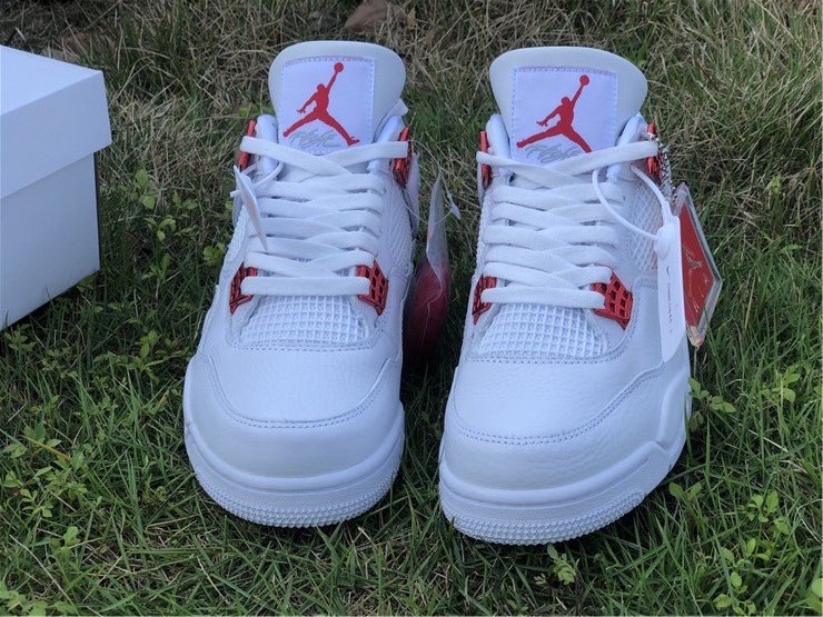 JORDAN 4 x METALLIC RED