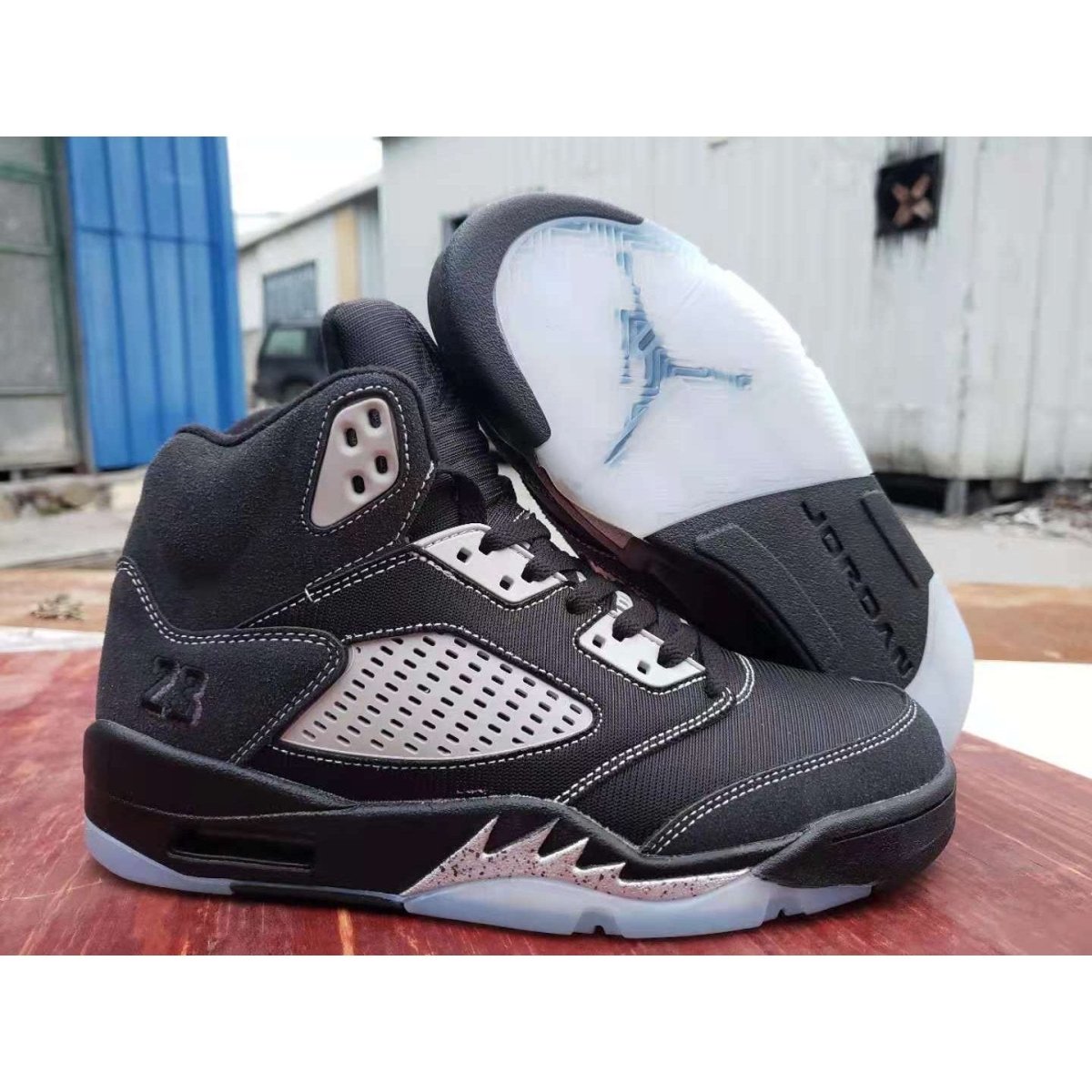 JORDAN 5 RETRO x ANTHRACITE