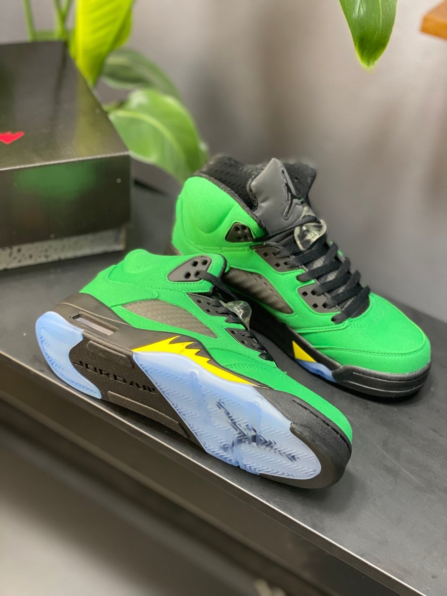 JORDAN 5 RETRO x SE OREGON