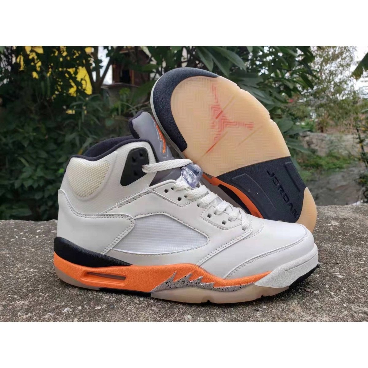 JORDAN 5 RETRO x SHATTERED BACKBOARD