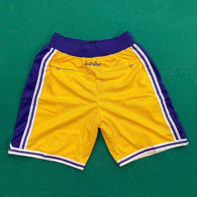 Mitchell & Ness Los Angeles Lakers Team Heritage Shorts - Purple - Medium