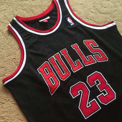 MICHAEL JORDAN CHICAGO BULLS THROWBACK JERSEY - Prime Reps
