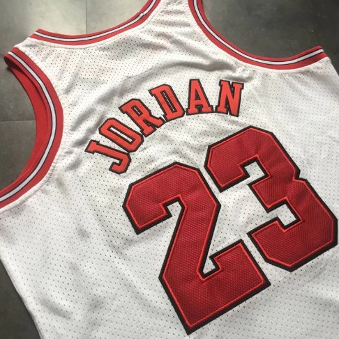 MICHAEL JORDAN CHICAGO BULLS TROPHY THROWBACK JERSEY - Prime Reps