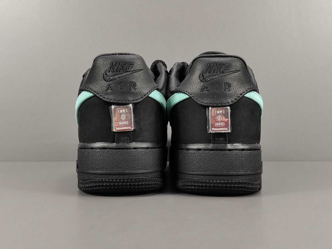 NIKE AIR FORCE 1 x TIFFANY & CO.1837