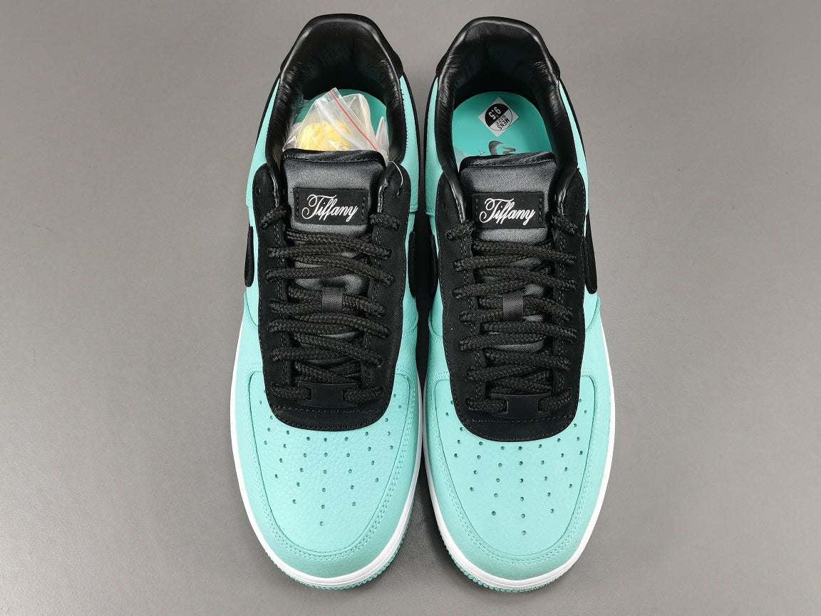 NIKE AIR FORCE 1 x TIFFANY & CO.1837 (FRIENDS AND FAMILY