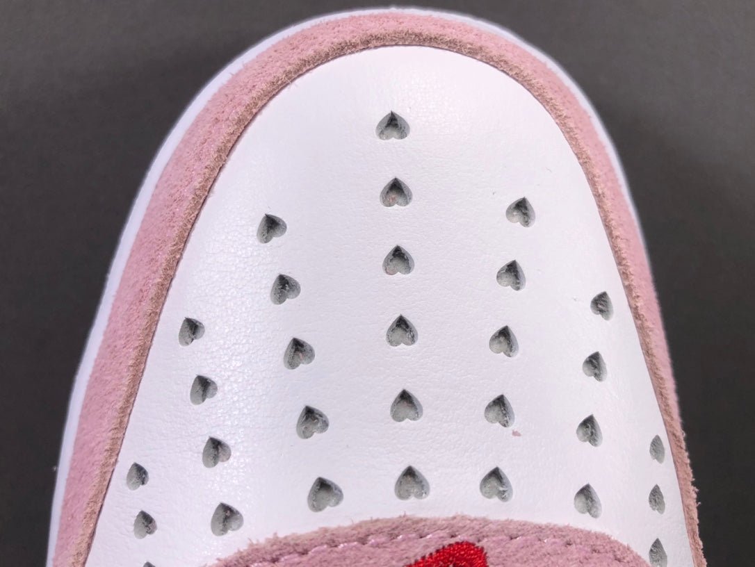 NIKE AIR FORCE 1 x VALENTINES DAY LOVE LETTER