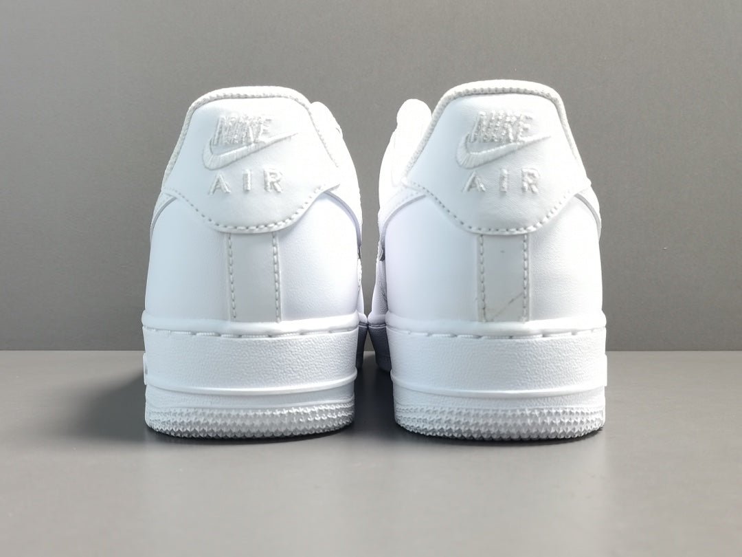 NIKE AIR FORCE 1 x WHITE