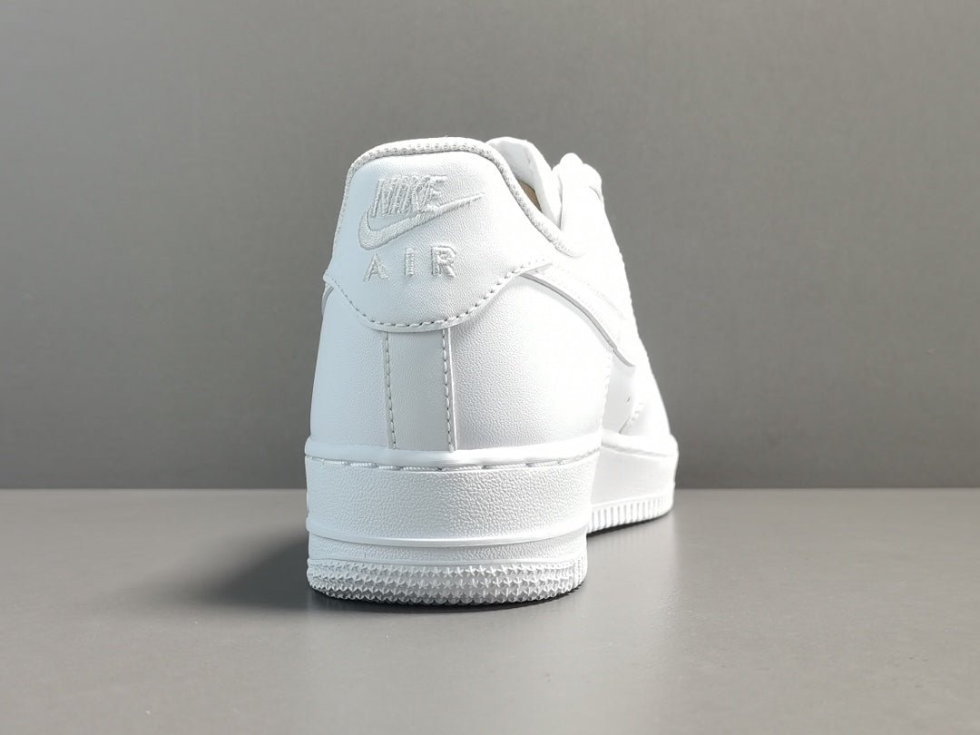 NIKE AIR FORCE 1 x WHITE