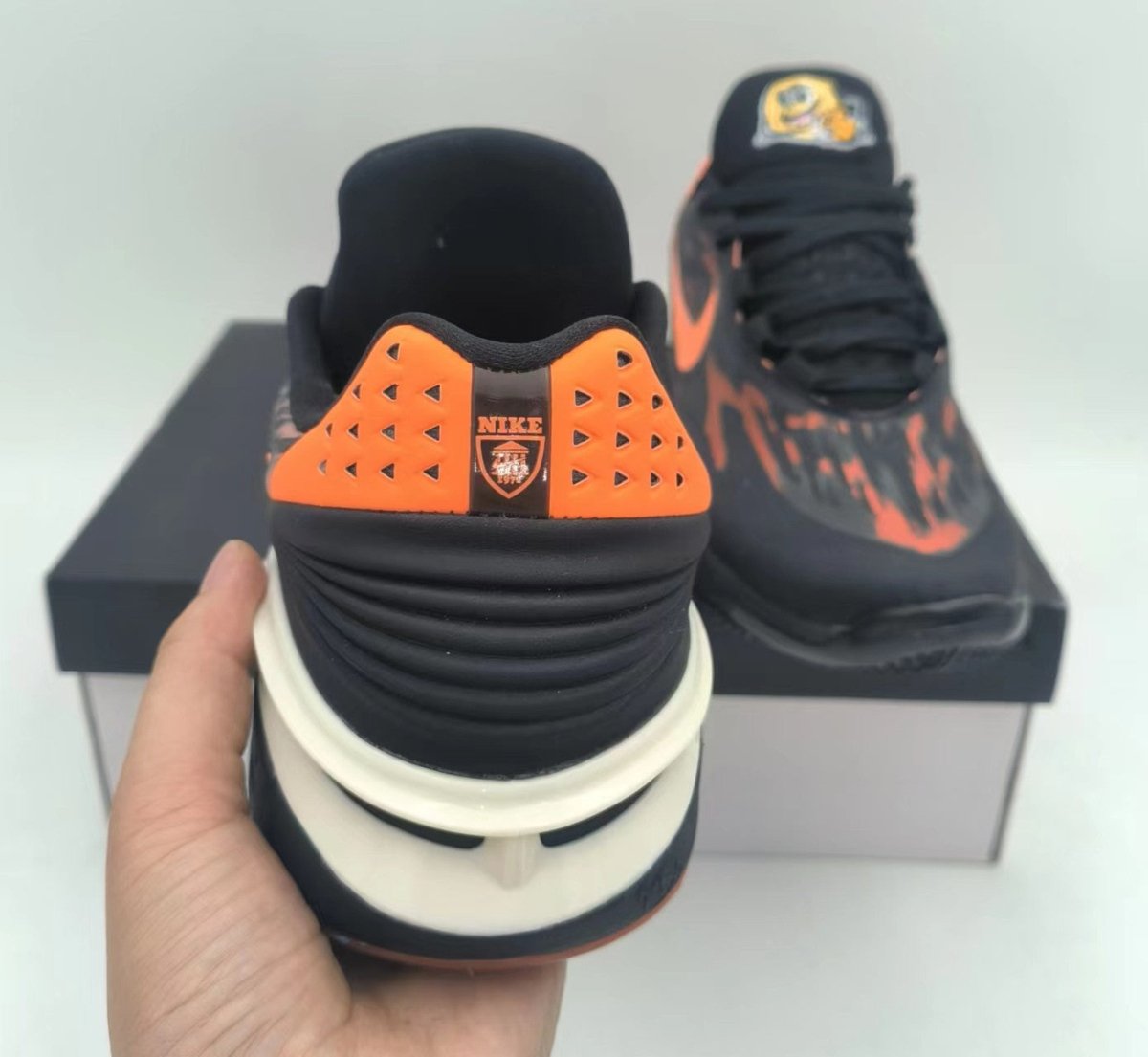 Nike zoom black outlet orange