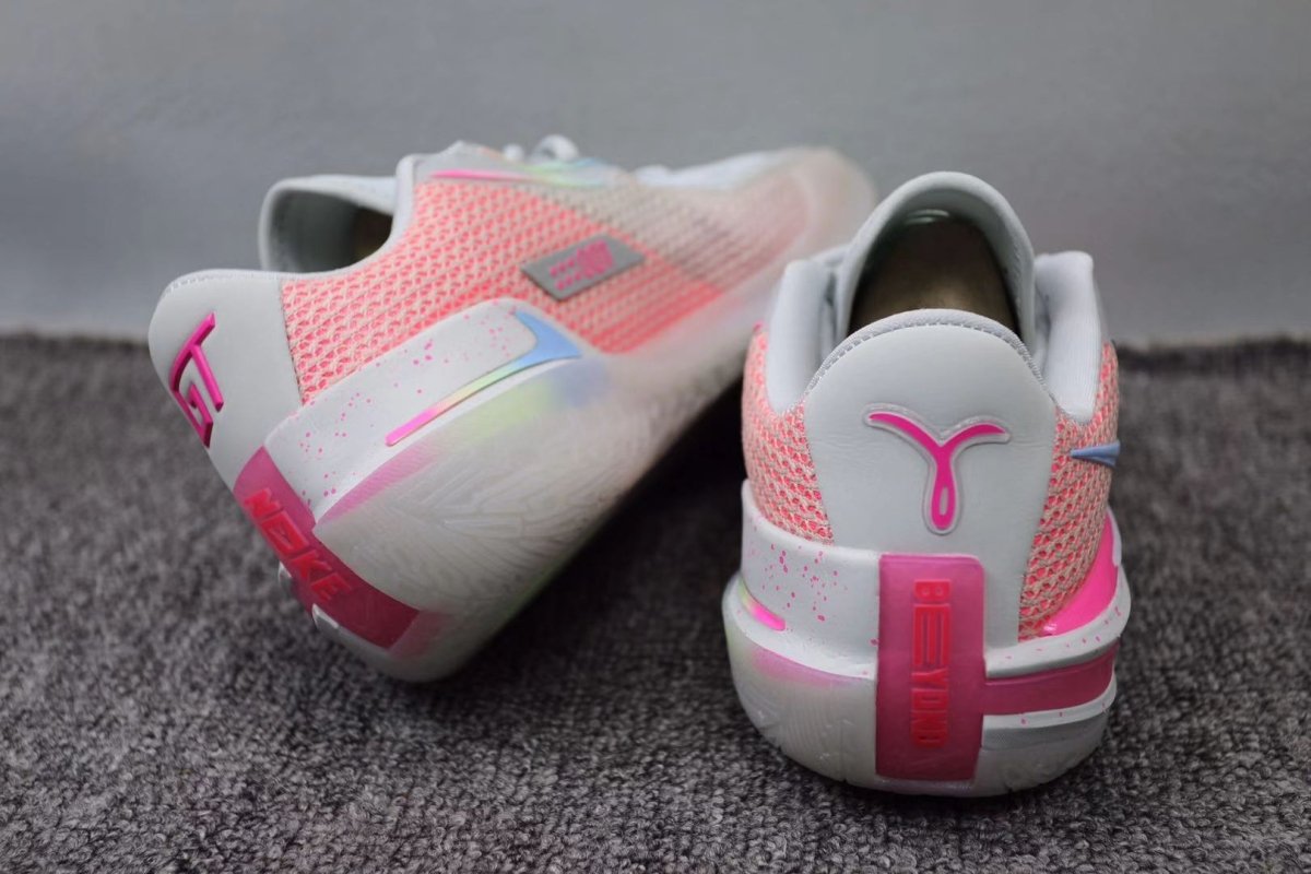 NIKE AIR ZOOM G.T. CUT x THINK PINK