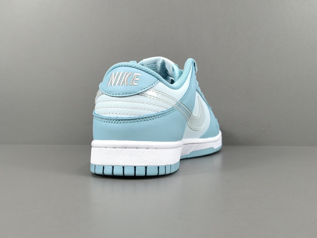 Aqua hotsell blue nikes