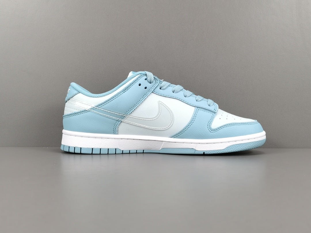 NIKE DUNK x CLEAR AQUA