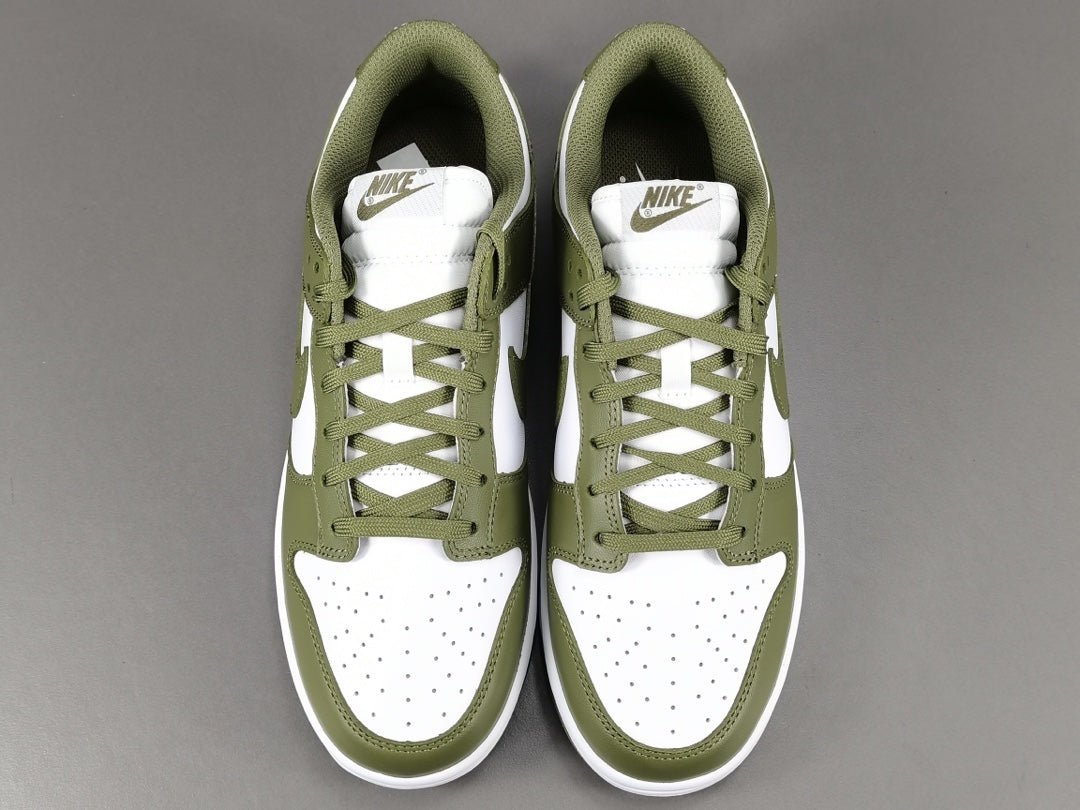 NIKE DUNK x MEDIUM OLIVE